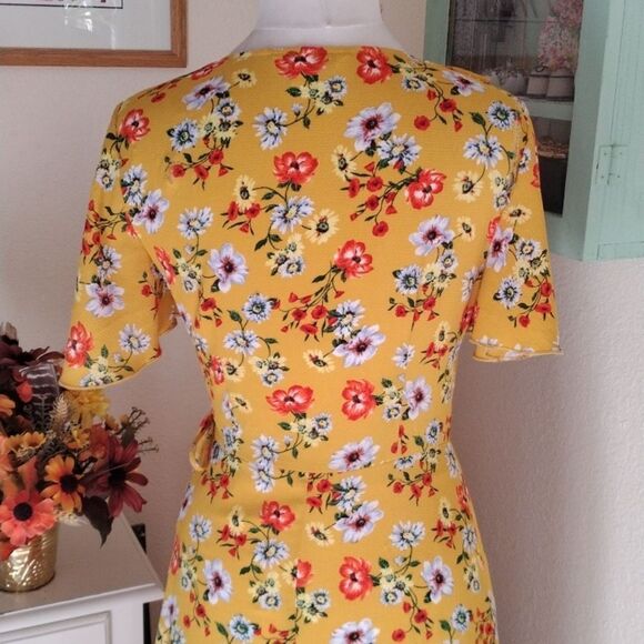 Speechless Wrap Front Floral Midi Dress - Picture 7 of 12